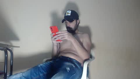 Snapshot of arabebigcock chatting on October 7, 7:05 am ARABE online show from October 7, 7:05 am