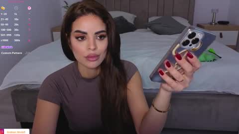 IsaBella online show from November 8, 11:54 am