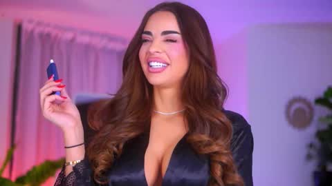 IsaBella online show from March 17, 8:01 pm