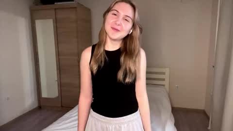 Emi online show from November 28, 12:41 pm