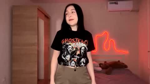 Emi online show from March 22, 3:37 pm