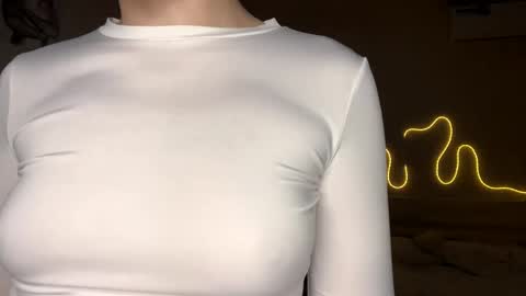 Emi online show from April 8, 4:18 pm