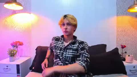 your archie  online show from August 8, 4:25 am