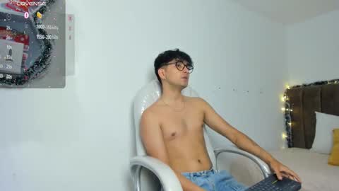 Snapshot of archie_77 chatting on December 15, 7:29 pm Archie online show from December 15, 7:29 pm