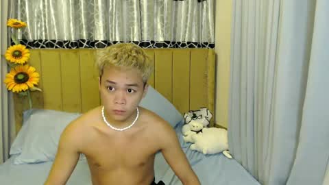 Snapshot of archie_moreno chatting on June 25, 7:07 pm ARCHIE online show from June 25, 7:07 pm