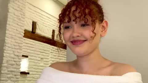 Snapshot of aresha_viree chatting on May 5, 2:08 am Aresha online show from May 5, 2:08 am