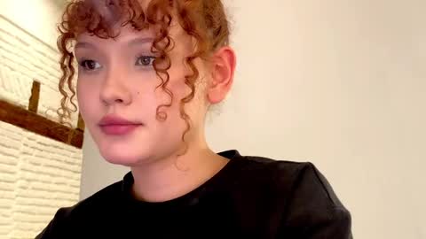 Snapshot of aresha_viree chatting on May 16, 7:34 pm Aresha online show from May 16, 7:34 pm
