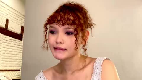 Snapshot of aresha_viree chatting on May 18, 3:24 am Aresha online show from May 18, 3:24 am