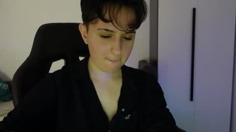 Snapshot of aresnoir chatting on April 25, 7:00 pm AresNoir online show from April 25, 7:00 pm