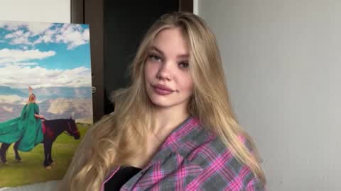 Amelia online show from December 2, 8:08 am