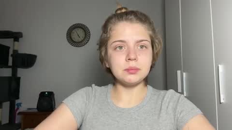 ari_crystal online show from February 9, 2:54 pm