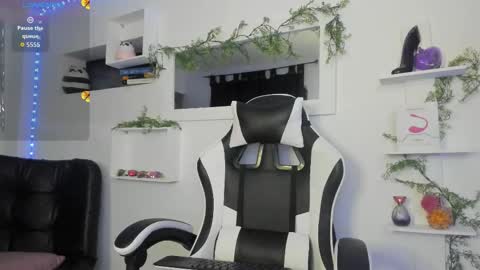 ari lauren online show from February 19, 3:46 am