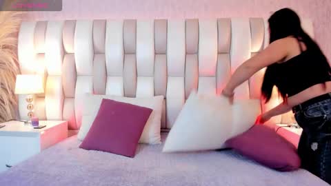 ari_lynn_ online show from January 15, 3:11 am