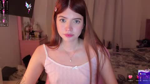 Snapshot of ari_sweet1 chatting on December 16, 5:38 am Ari online show from December 16, 5:38 am