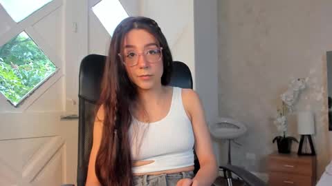 Snapshot of ari_wilde chatting on February 19, 12:34 pm Ari Wilde online show from February 19, 12:34 pm