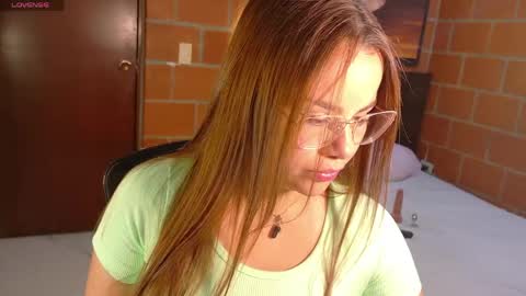 Snapshot of aria_888 chatting on April 29, 8:07 am Aria online show from April 29, 8:07 am