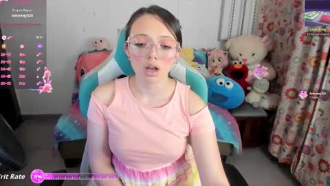 Snapshot of aria_alaia chatting on March 3, 1:23 am Linda online show from March 3, 1:23 am