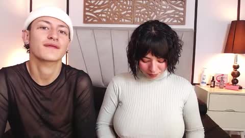 aria y orien  online show from March 9, 10:52 am