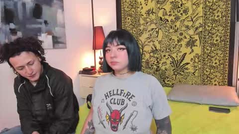 aria y orien  online show from October 26, 10:54 am