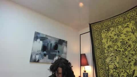 aria y orien  online show from December 19, 11:06 am