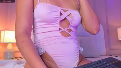 Snapshot of aria_greco chatting on February 6, 2:38 am Aria online show from February 6, 2:38 am