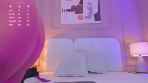 Snapshot of aria_greco chatting on February 10, 3:21 am Aria online show from February 10, 3:21 am