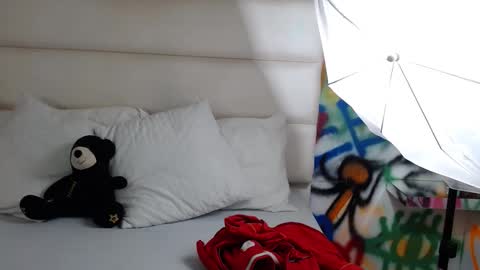 Snapshot of aria_martiin chatting on December 11, 11:08 am aria online show from December 11, 11:08 am