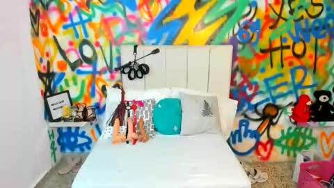 Snapshot of aria_martiin chatting on February 23, 11:18 am aria online show from February 23, 11:18 am