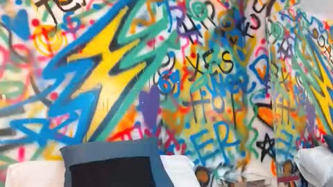 aria online show from April 10, 2:11 pm