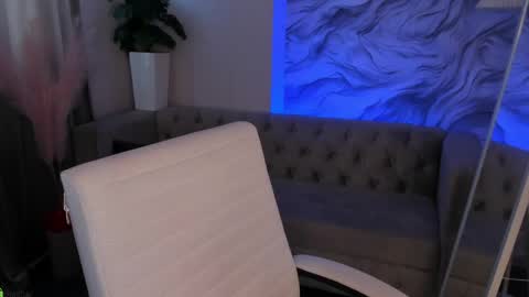 aria_mila online show from April 16, 2:56 am