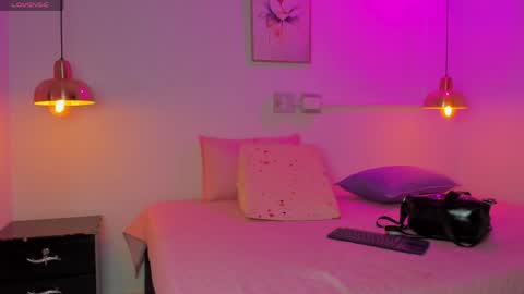 aria_millers1 online show from May 12, 11:07 am
