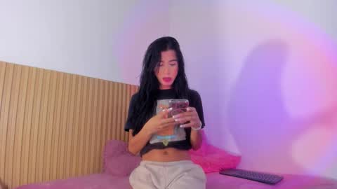 Snapshot of aria_millers_ chatting on February 26, 11:20 am Aria Millers online show from February 26, 11:20 am