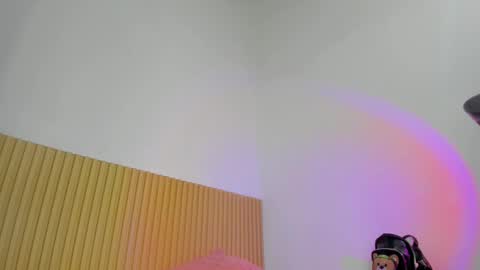 Snapshot of aria_millers_ chatting on February 27, 11:32 am Aria Millers online show from February 27, 11:32 am