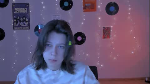 aria_wild_ online show from March 5, 9:49 am