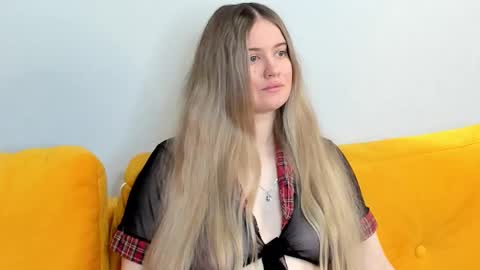 Snapshot of aria_zara chatting on October 12, 6:12 am Milena online show from October 12, 6:12 am