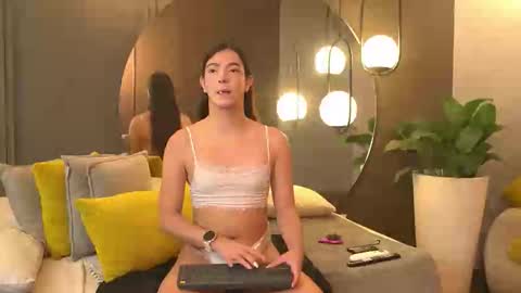 Ariaa online show from April 10, 7:29 pm