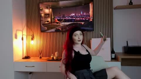 Snapshot of ariaarouge chatting on June 1, 8:10 pm Ariaa online show from June 1, 8:10 pm
