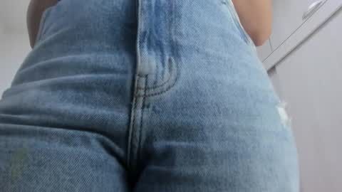 ariacoral online show from December 18, 1:06 pm