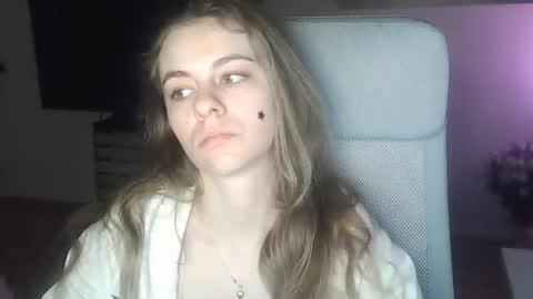 AriaCreazy online show from April 6, 8:21 pm