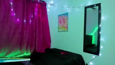 Snapshot of ariadna_4 chatting on March 10, 8:04 am ariadna_4 online show from March 10, 8:04 am