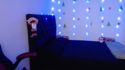 ...Ariana... online show from December 6, 5:00 pm