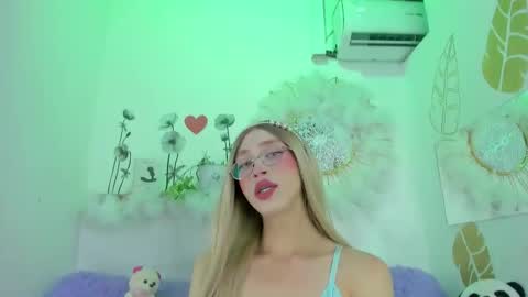 Snapshot of ariadna_evangeline chatting on February 6, 5:12 am Angel online show from February 6, 5:12 am