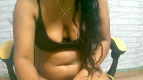 Snapshot of ariah13 chatting on May 18, 5:24 am ariah13 online show from May 18, 5:24 am