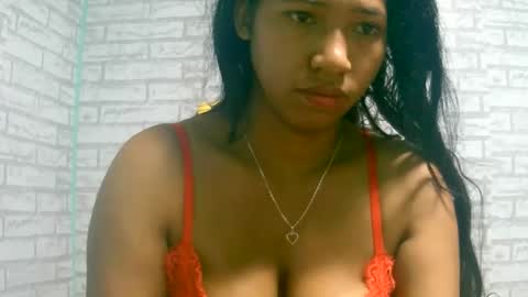 Snapshot of ariah13 chatting on May 22, 2:40 am ariah13 online show from May 22, 2:40 am
