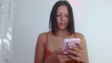 Snapshot of ariah_stark chatting on July 31, 2:44 am ariah_stark online show from July 31, 2:44 am