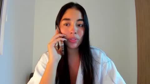 Aria Montgomery online show from January 16, 5:00 am