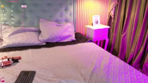 Snapshot of ariana_carterr chatting on May 8, 8:14 pm ariana_carterr online show from May 8, 8:14 pm