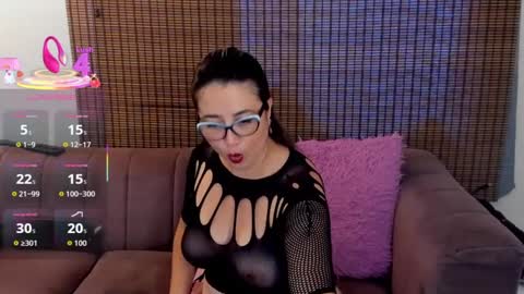 Ariana Cruz online show from September 10, 1:00 pm