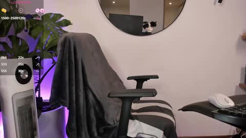 DaniAri - dimension X at night NY time online show from January 30, 6:03 am