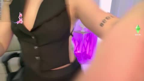 Ariana online show from January 15, 2:32 pm